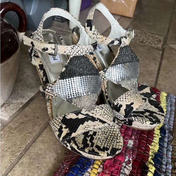 7 Not Rated Wedge Sandal Python Snake Print Beaded Boho Summer Shoes Metallic - Picture 2 of 7